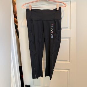Lululemon Fast and Free 19” Peloton cropped leggings size 6 EUC.